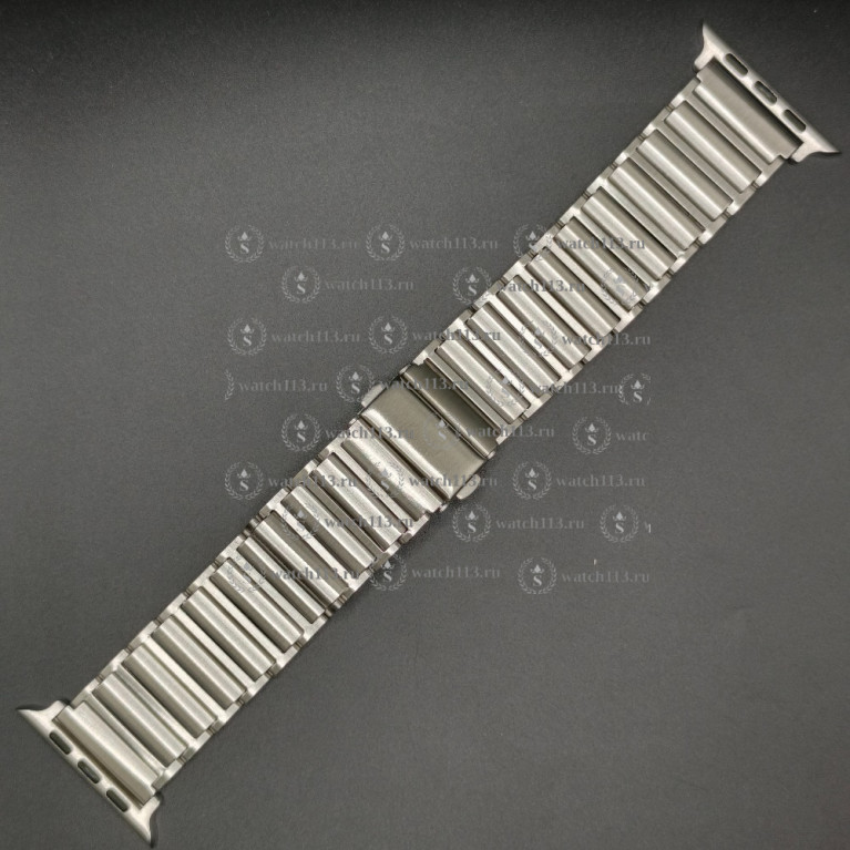 Металлический браслет с евро-замком для Apple Watch 42/44/45/49 серебристый